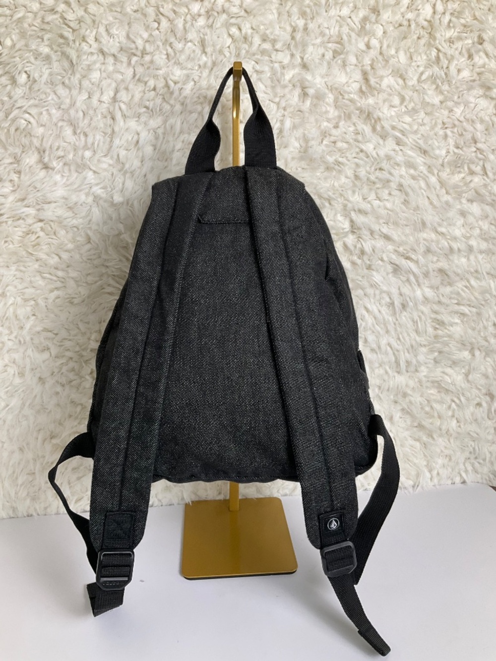 VOLCOM WOMEN'S MINI BACKPACK! - Picture 9 of 13
